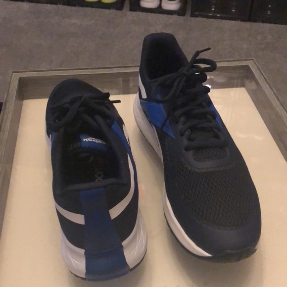 Men’s Reebok sneakers - Picture 3 of 8